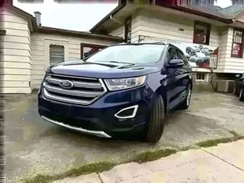 2016 Hyundai Santa Fe — a typically priced live listing