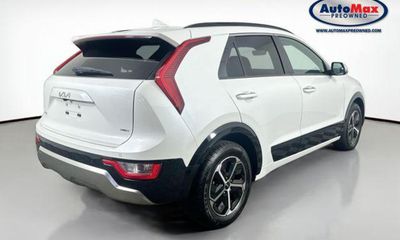 2023 Kia Niro SX