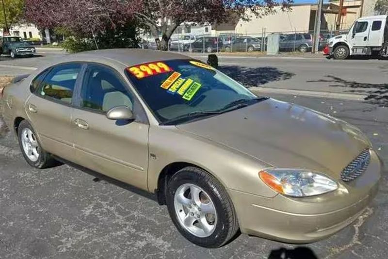2000 Ford Taurus — a typically priced live listing