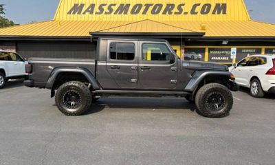 2022 Jeep Gladiator Sport