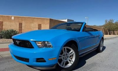 2011 Ford Mustang V6 Convertible