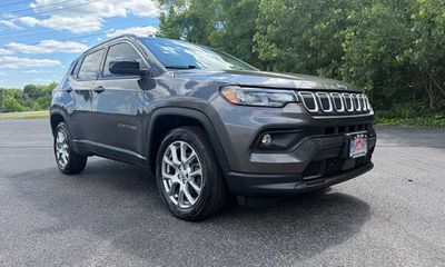 2022 Jeep Compass Latitude LUX Altitude