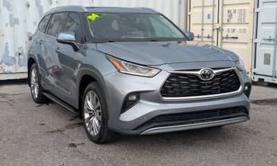 2024 Toyota Highlander XLE