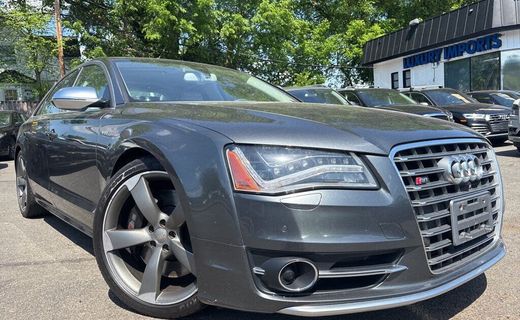 2013 Audi S8