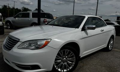 2013 Chrysler 200 Limited