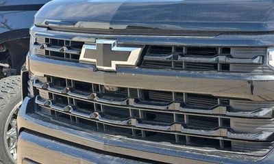 2023 Chevrolet Silverado RST