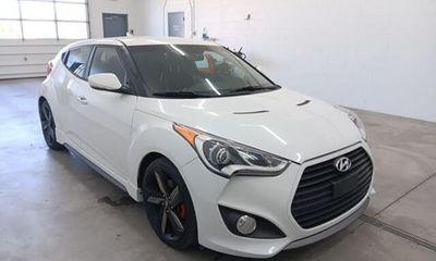 2015 Hyundai Veloster GLS Middle