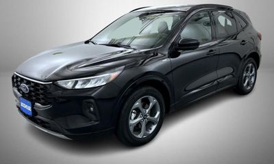 2023 Ford Escape ST Line Select