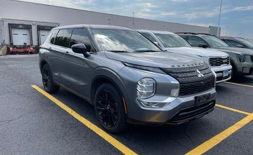 2022 Mitsubishi Outlander SE