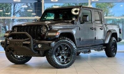 2022 Jeep Gladiator Sport