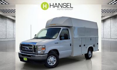 2025 Ford E-350 Super Duty