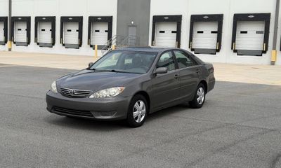 2005 Toyota Camry LE