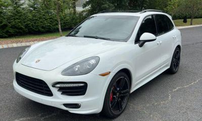 2013 Porsche Cayenne GTS