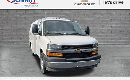 2025 Chevrolet Express 3500 Cutaway 139