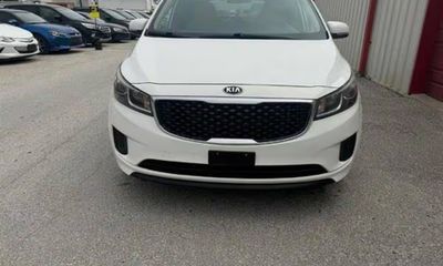 2016 Kia Sedona LX Middle LOW