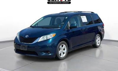 2011 Toyota Sienna LE