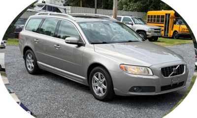 2009 Volvo V70 32 Wagon