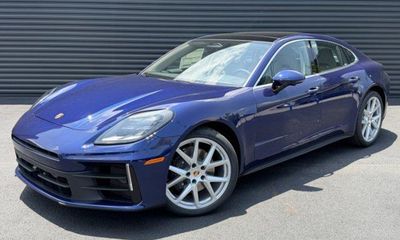 2026 Porsche Panamera 4