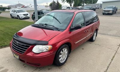 2005 Chrysler Town AND Country Touring