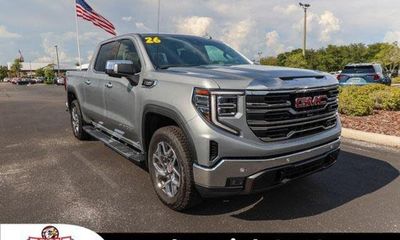 2026 GMC Sierra SLT