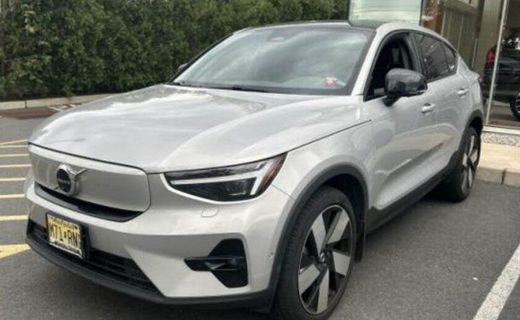 2023 Volvo C40 Ultimate Dark
