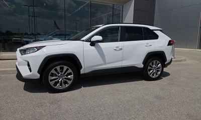 2019 Toyota RAV4 XLE Premium