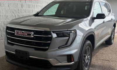 2025 GMC Acadia Elevation