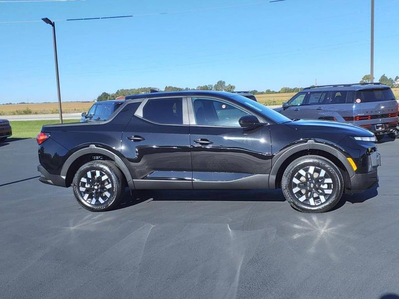 2025 Hyundai Santa Cruz — a typically priced live listing