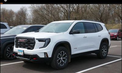 2025 GMC Acadia AT4