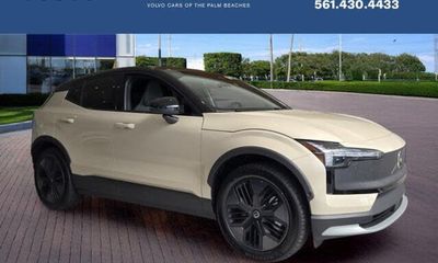 2026 Volvo EX30 CC Ultra