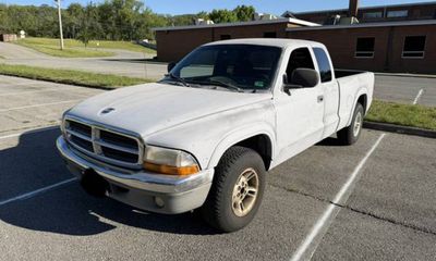 2000 Dodge Dakota Base