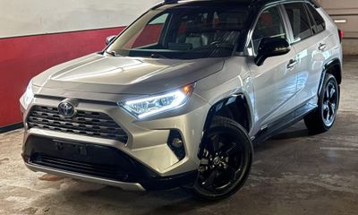 2019 Toyota RAV4 XSE HV
