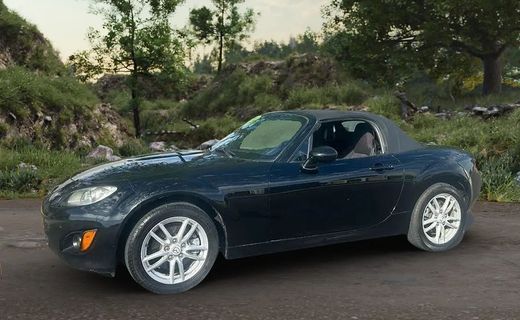 2010 Mazda MX-5 Sport