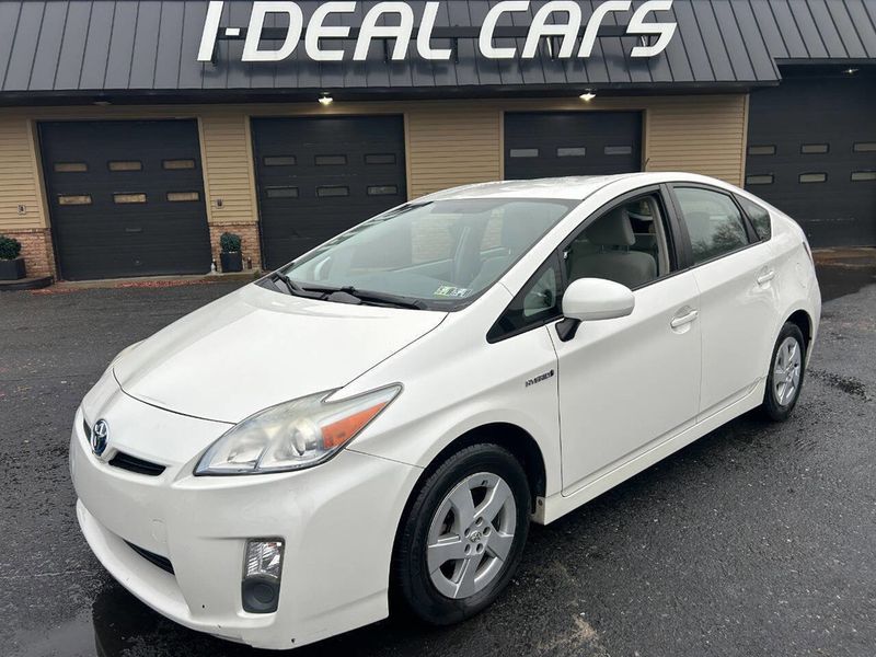 2011 Toyota Prius — a typically priced live listing