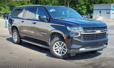 2024 Chevrolet Suburban LT