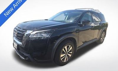 2022 Nissan Pathfinder SL