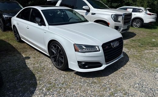 2017 Audi S8 Quattro Plus