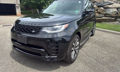 2025 Land Rover Discovery P360 Dynamic SE