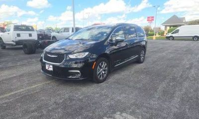 2025 Chrysler Pacifica Pinnacle
