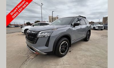 2026 Nissan Pathfinder SV
