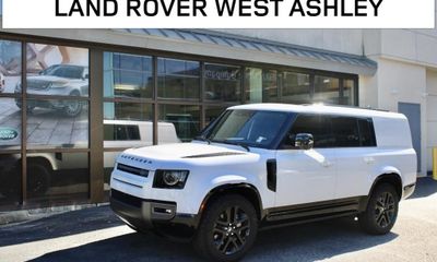 2024 Land Rover Defender 130 Outbound