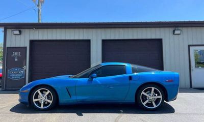 2010 Chevrolet Corvette Standard 1LT