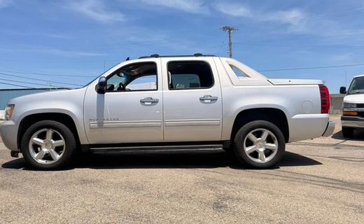 2011 Chevrolet Avalanche LS