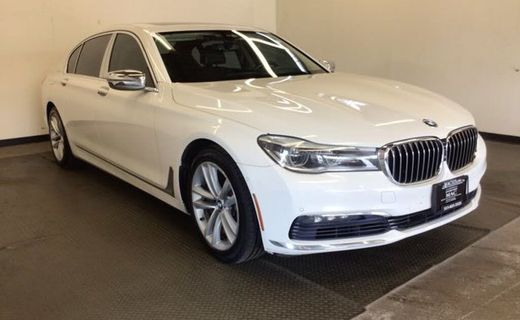 2016 BMW 750I