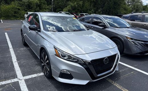 2022 Nissan Altima SR