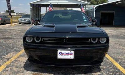 2016 Dodge Challenger SXT