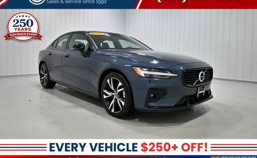 2022 Volvo S60