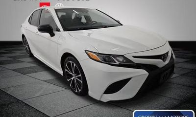 2020 Toyota Camry SE