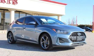 2019 Hyundai Veloster 2 0L AND