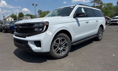 2026 Ford Expedition MAX Active